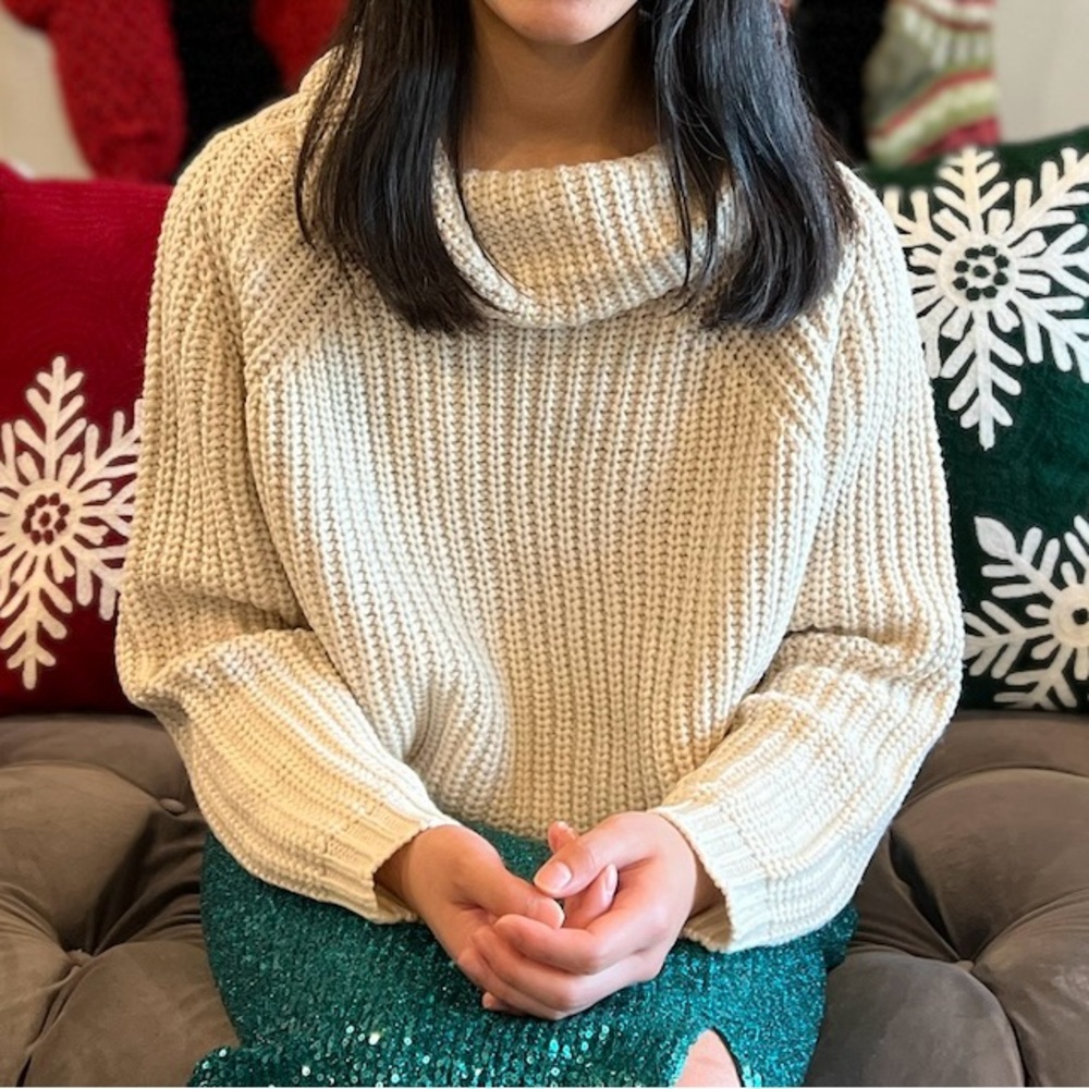Moon&Madison Cowl Neck Sweater SMALL